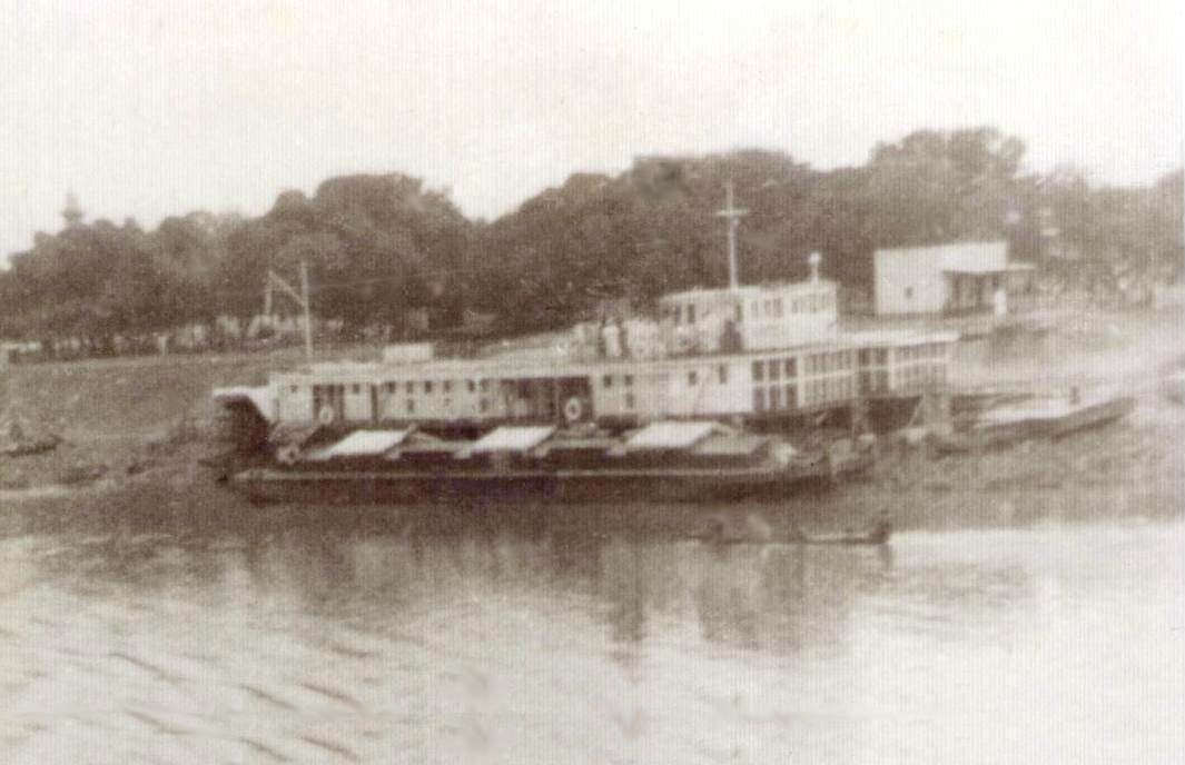 Crippled barge on the banks of the White Nile